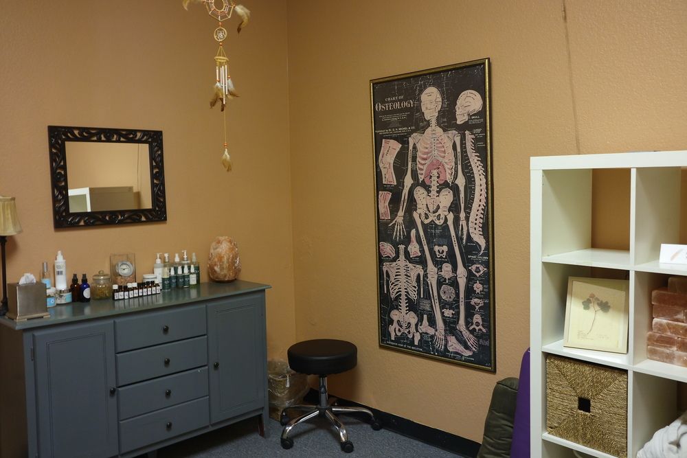 Walnut Hill Center: 185 N Hill Ave, Pasadena, CA 91106
